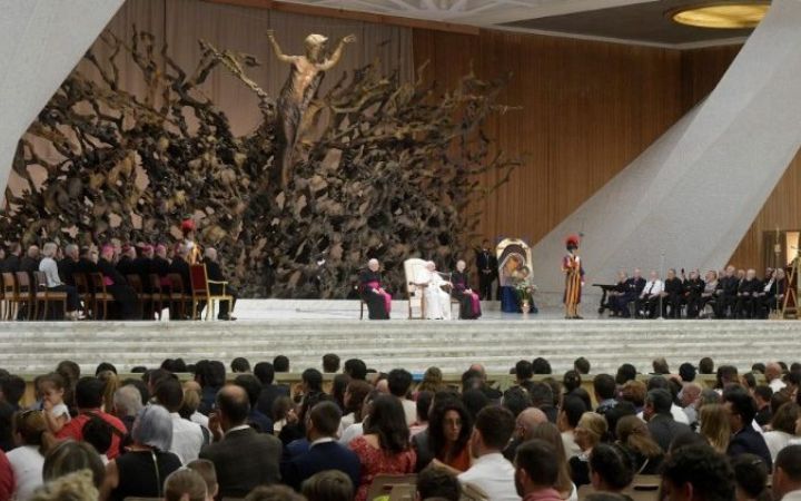 Papa francisco envía a la misión a 430 familias del Camino Neocatecumenal: Llevar siempre el Evangelio al mundo