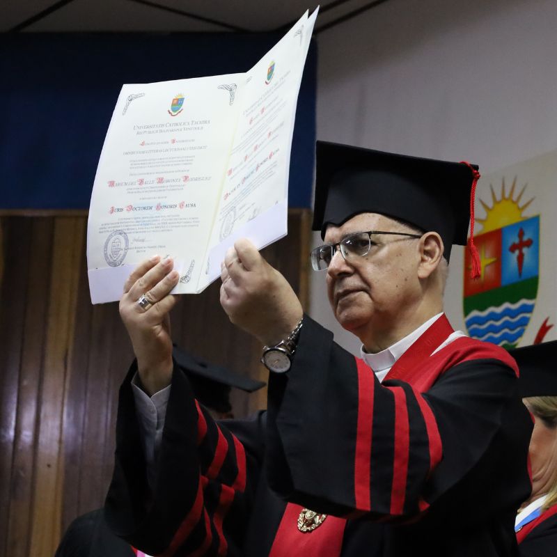 Mons. Mario Moronta recibió Doctorado honoris causa en Derecho por la UCAT