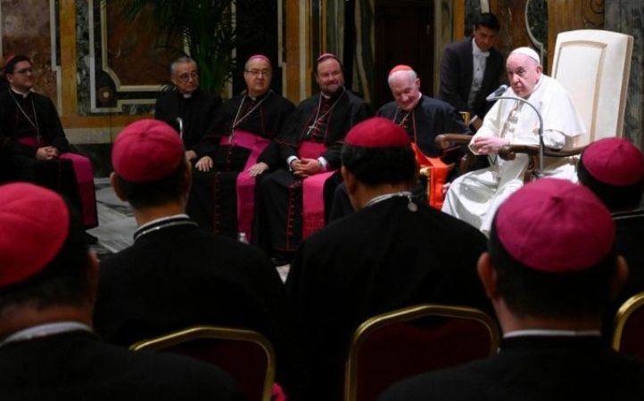 Diálogo abierto del Papa con los nuevos obispos: Sean pastores cercanos a los pobres