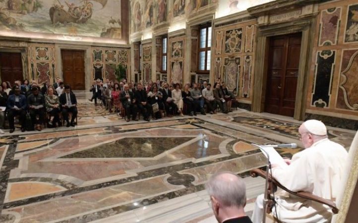 El Papa: Escuelas y universidades, espacios privilegiados para la integración