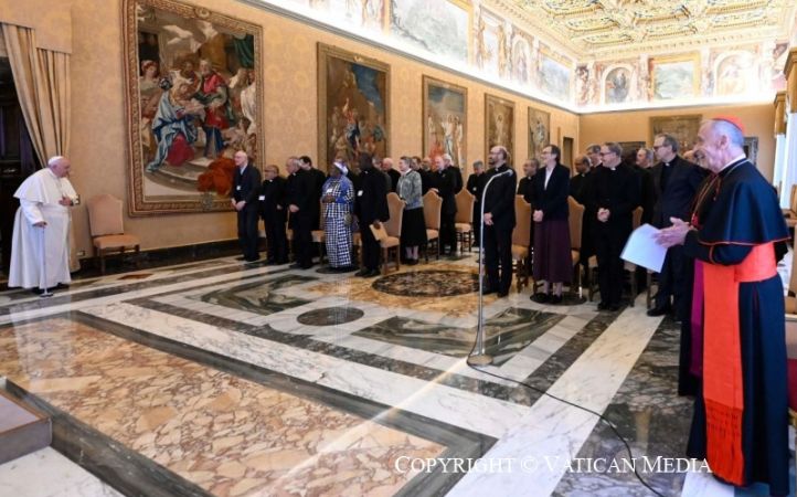 El Papa a la Comisión Teológica Internacional: El Señor nos llama a vivir como Iglesia al servicio de la fraternidad